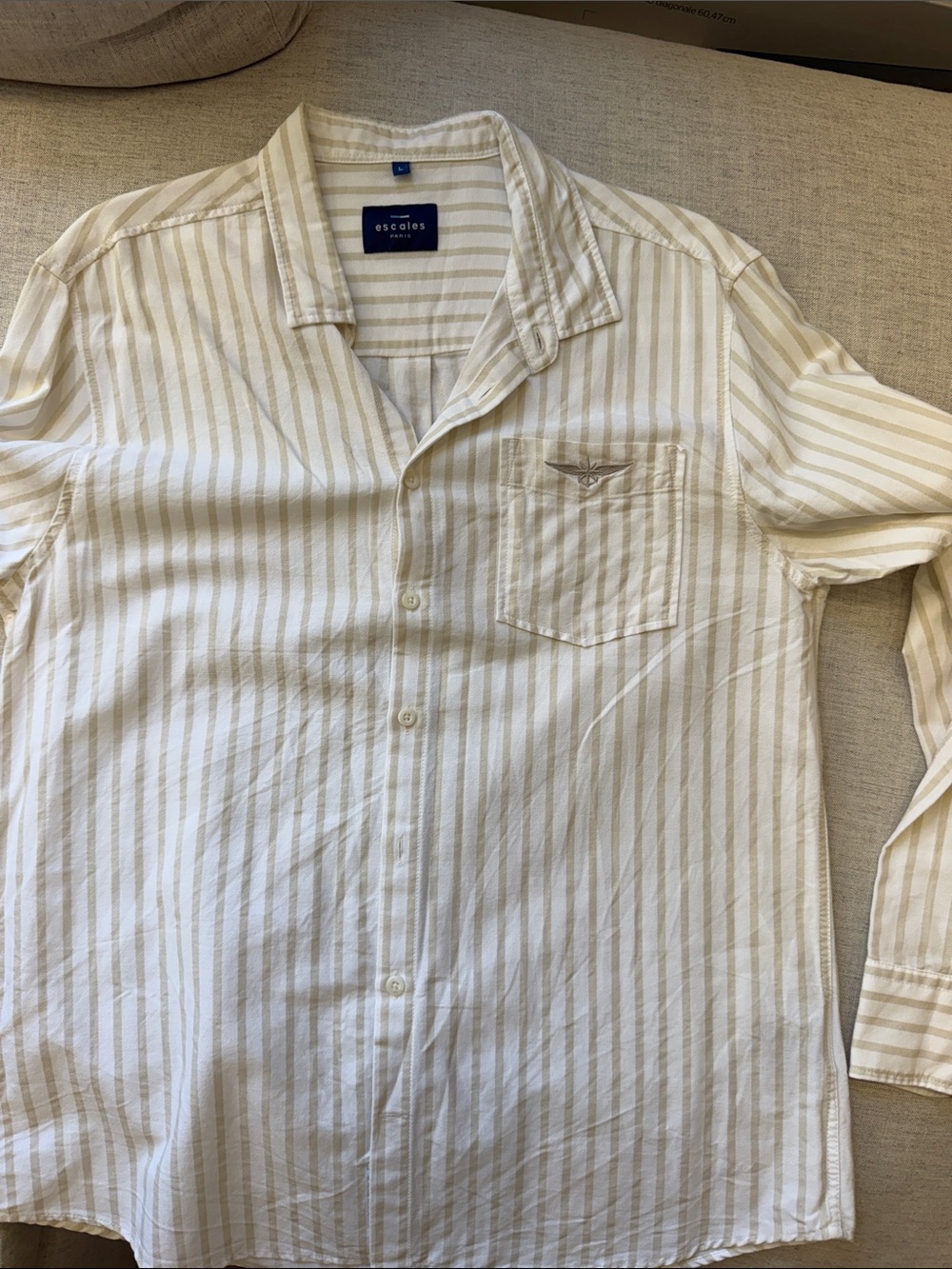 Escales Men's Cream & White Striped Casual Button-Down Shirt
